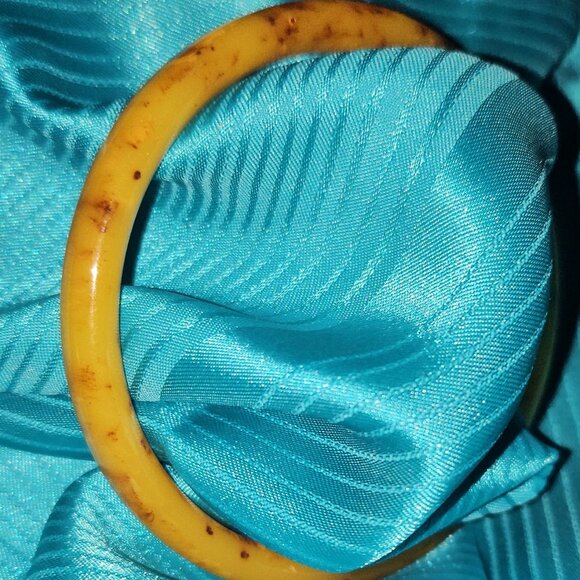 JADE BLESSING BANGLE BRACELET - Picture 5 of 7